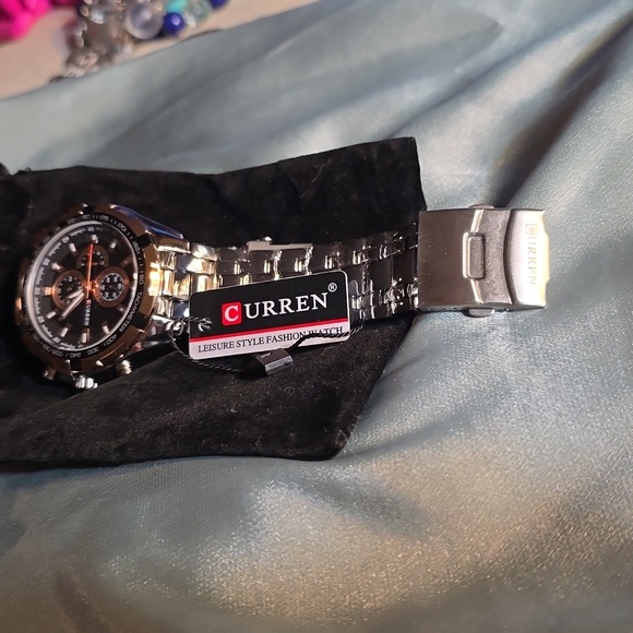 Watch - Picture 3 of 3